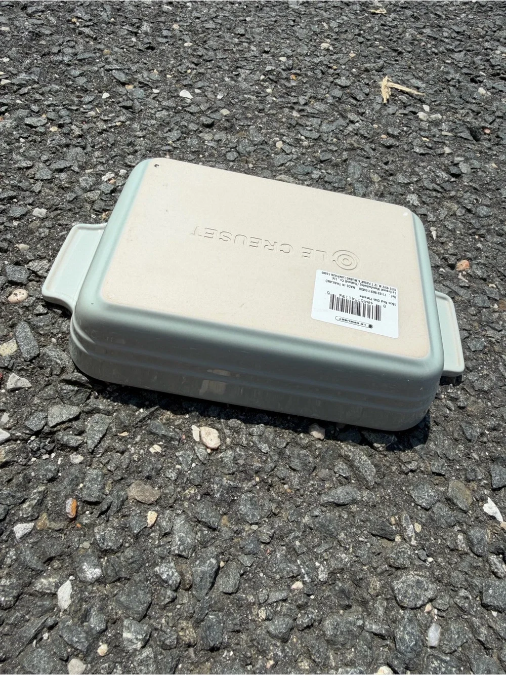 Le Creuset 18cm Rectangular Stoneware Baking Dish in Pistache (light sage green)